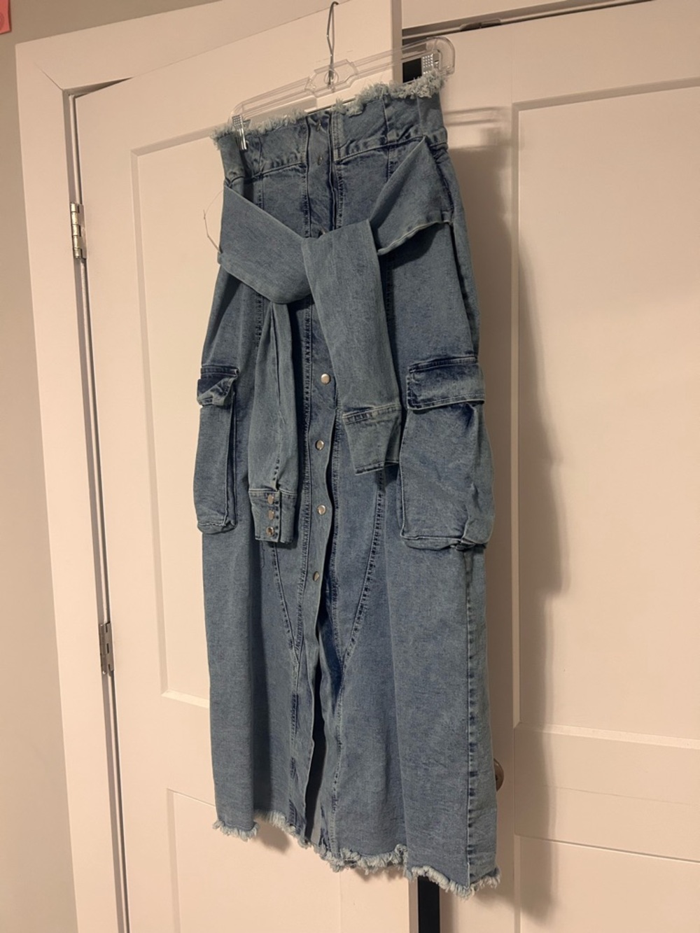 High-Waist Distressed Denim maxi Skirt with sleeve Belt - Picture 2 of 7